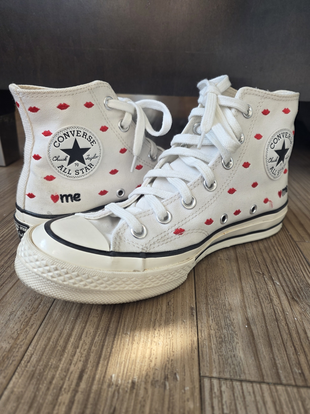 Converse Chuck 70 Embroidered Lips High 'Love Me' sneakers